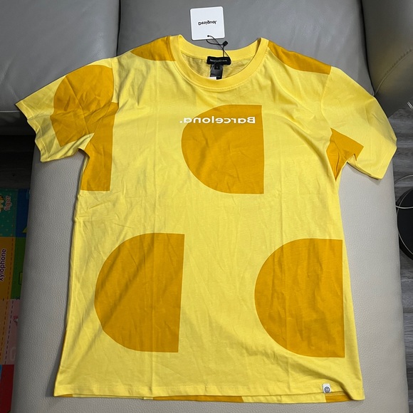 NWT - Desigual Adult Barcelona Monogram Short Sleeve T Shirt - Men L / Women XL - Picture 3 of 11
